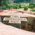 【基礎編】エチオピアの神聖な岩窟教会群と部族の村へ